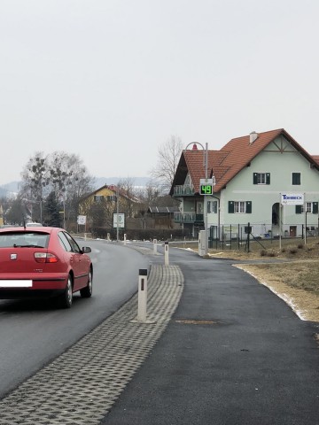 Geschwindigkeitsanzeige Ortsdurchfahrt Ebersdorf neu aufgestellt