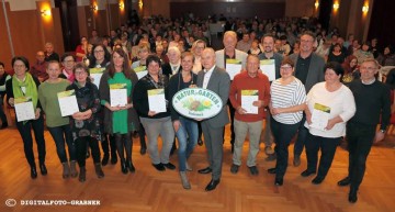 Silvia Medwenitsch und Rolf Scheucher erhalten Auszeichnung von NATUR im GARTEN